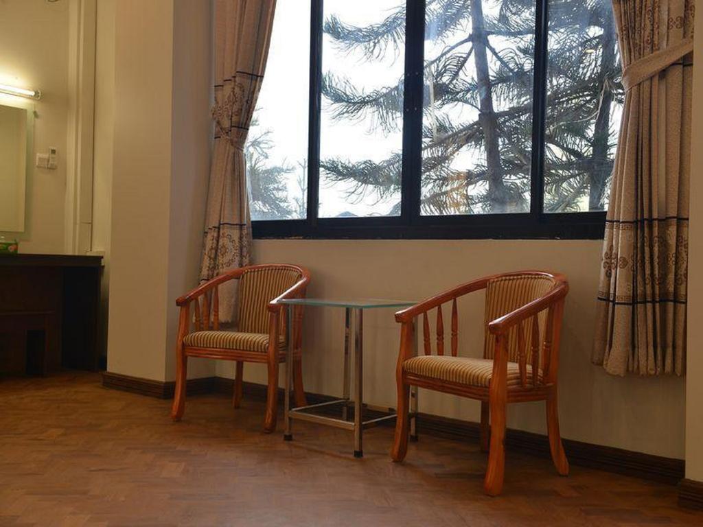 Hotel Myitkyinā Exteriör bild