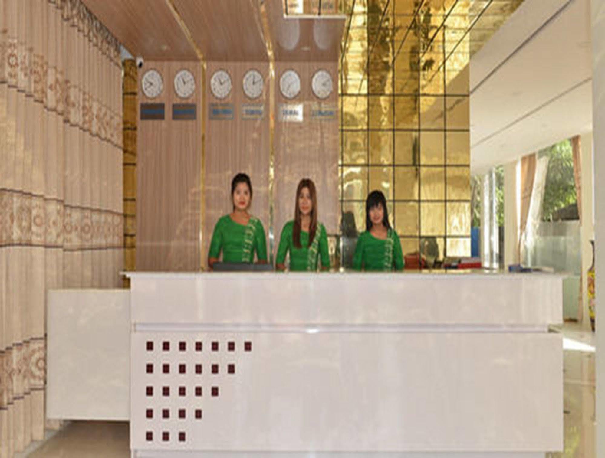 Hotel Myitkyinā Exteriör bild